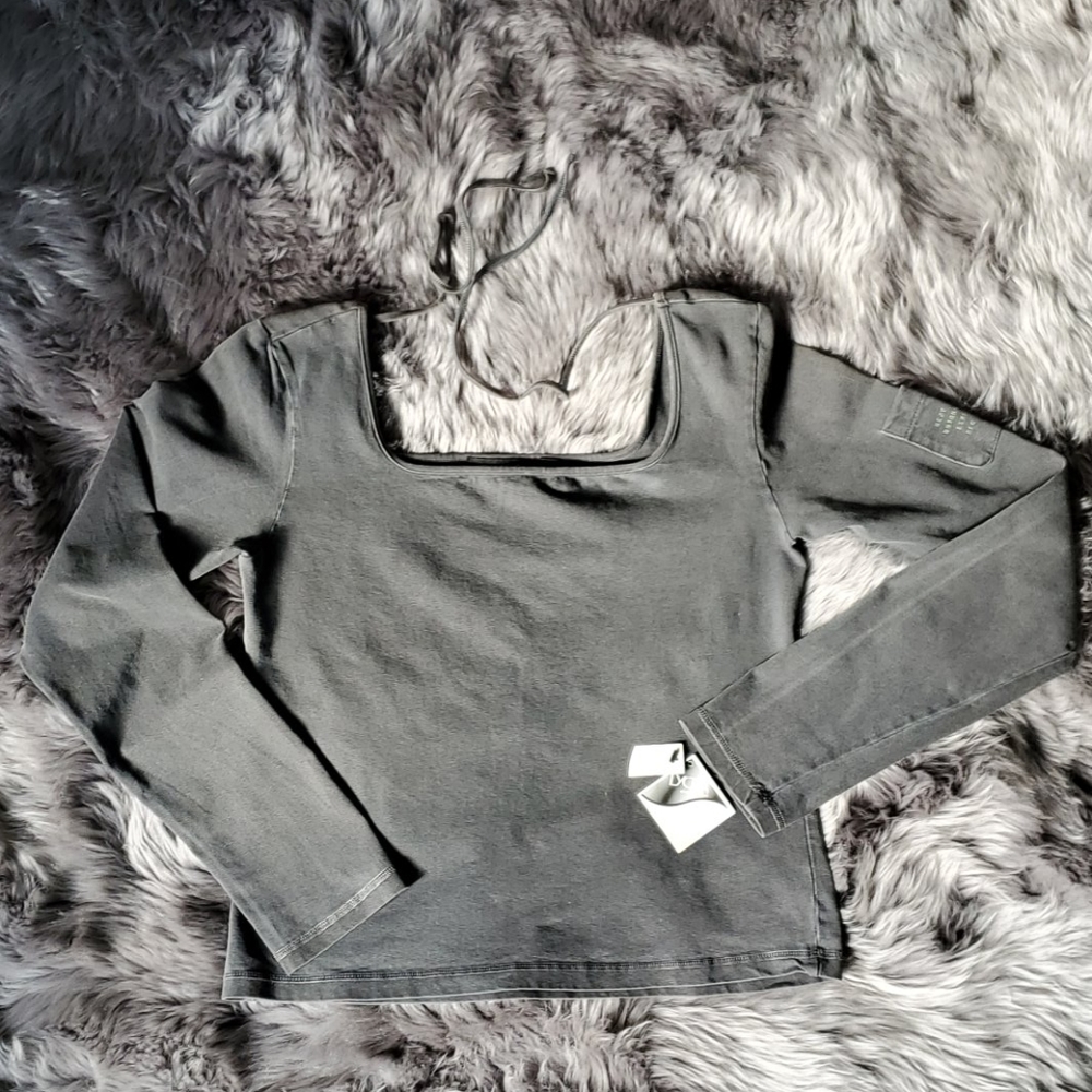 Square neck sexy shirt w tie